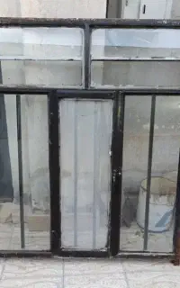 پنجره آهنی