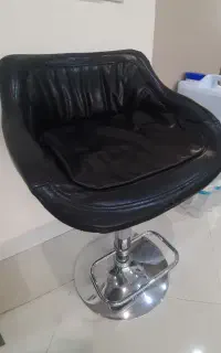 صندلی جکدار گردان آشپزخانه