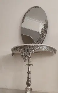 آینه و میز