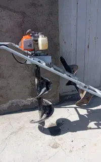 چاله کنی گود نهال