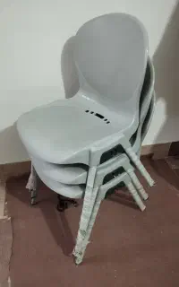 صندلی پلاستیکی پایه فلزی