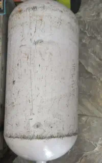 مخزن CNG و کاپوت روآ