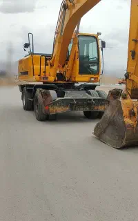 بیل مکانیکی هیوندا 200