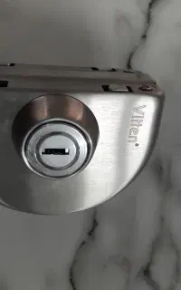 قفل شیشه سیکوریت