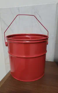 گلدان فلزی