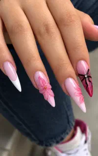 کاشت ناخن در صادقیه