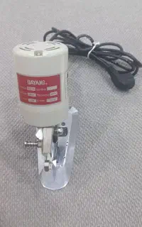 قیچی برقی خیاطی