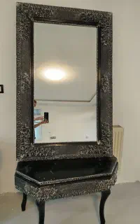 آینه و کنسول و تابلو