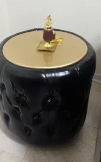 دو عدد مبل تک نفره و دو عدد پاف ۱۸ ت