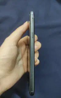 j5 موبایل تقریبا تمیزه