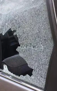 نصب و ترمیم شیشه اتومبیل حرفه ای ایرانی وخارجی