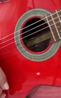 آموزش گیتار توسط مدرس خانم