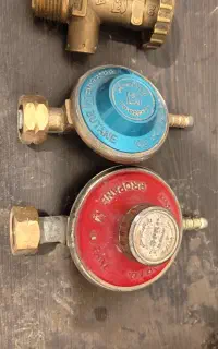 رگلاتور پرسی و شیر کپسول پرسی