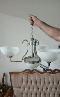 یک عدد لوستر سه شعله سالم