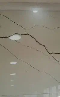 کارگر انبار کاشی و سرامیک