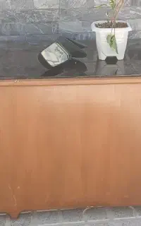 میز تحریر و کامپیوتر