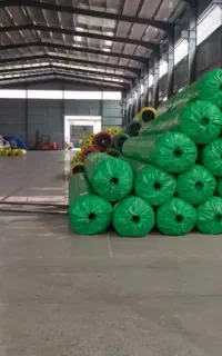 فضای سبز با چمن مصنوعی