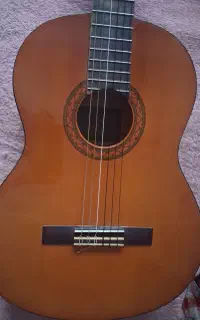 گیتار یاماها c 40