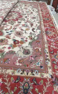 یک جفت فرش دستبافت ۶ متری زمینه کرم ابریشم نو