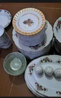 ظروف گل قرمزی  و نوستالژی مامان بزرگی