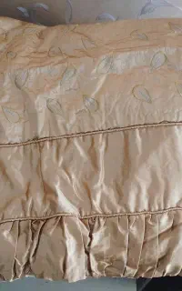 روتختی یک نفره همراه با دو کوسن بزرگ و کوچک