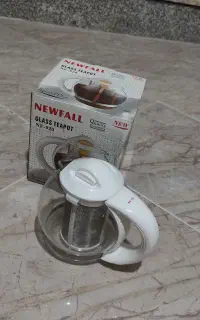 قوری پیرکس نو نو  می‌باشد با کارتن.