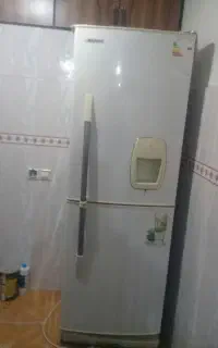 سلام دوستان یک عدد یخچال سالم