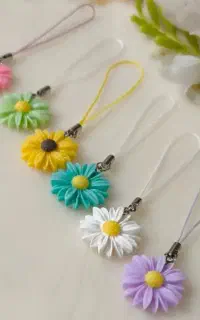 آویز موبایل بابونه