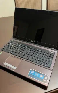 لپ تاپ ASUS / core i7 / صحیح و سالم
