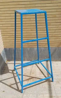 چهارپایه فلزی
