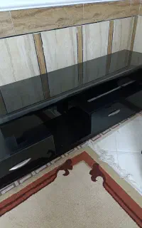 میز تلوزیون در حد نو