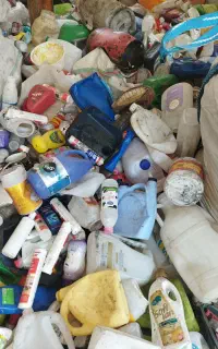 نیروی جوان برای کار در کارگاه تفکیک ضایعات