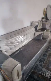 مبل کلاسیک در حد نو ۷ نفره با روکش