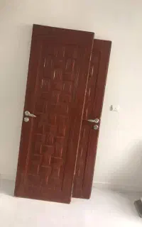 دو عدد درب چوبی