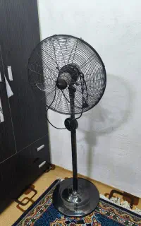 یک عدد پنکه استیل در حد نو فروخته میشود