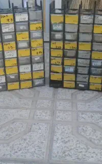 قفسه قطعات موبایل