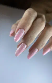 خدمات کاشت ناخن