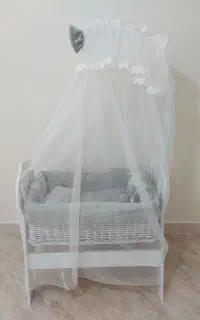 گهواره و نینی لای لای