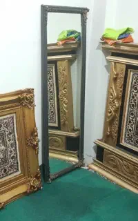تابلو فرش و آینه قدی