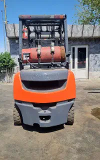 لیفتراک تویوتا ۲نیم تن