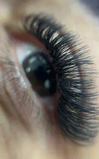 اکستنشن مژه و لیفت ابرو و مژه حرفه ای