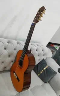 گیتار c70درحدصفر