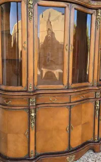 بوفه چوبی سلطنتی