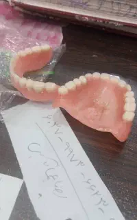 دندانسازی تخصصی آقای عماد( سیرجان)