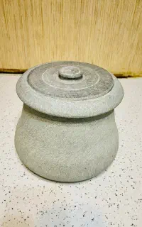 دیگ سنگی نو استفاده نشده