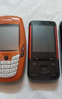 سه دستگاه گوشی NOKIA