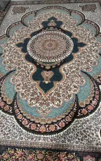 ۲ عدد فرش۷۰۰شانه ۱۲متری