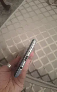 گوشی موبایل در حدنو