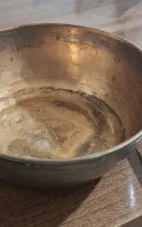 یک عدد ظرف مسی بزرگ