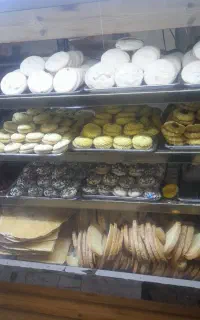 فروشنده خانم